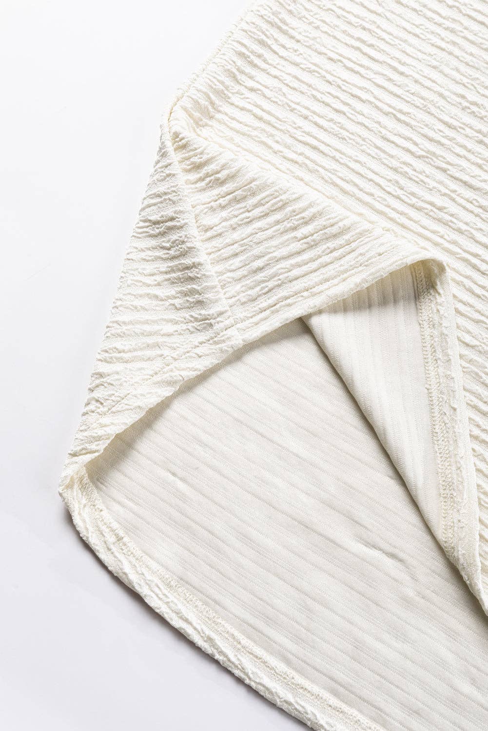 Pale Khaki Textured V‑Neck Tee – Relaxed Wide‑Sleeve Knit T‑Shirt