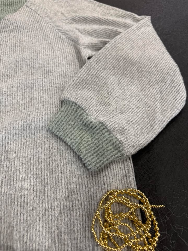 Light Grey Color Contrast Ribbed Loose Fit Long Sleeve Top | Casual Boutique Pullover