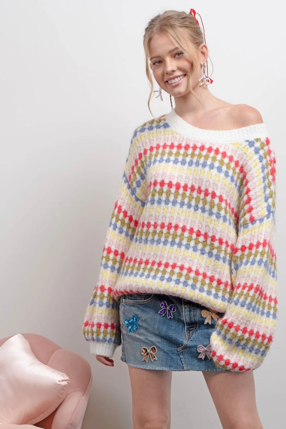 “Blu Pepper multicolor crewneck knit pullover sweater in Cream-Multi”
“Close-up of hexagon knit texture & multicolor pattern”
“Sweater styled over jeans showing relaxed fit and crew neckline”