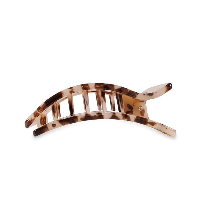 “Medium TELETIES flat rectangle hair clip for thick hair”
“Flat-back no-snag hair clip in stylish neutral”
“Comfortable claw clip with strong grip by TELETIES”
