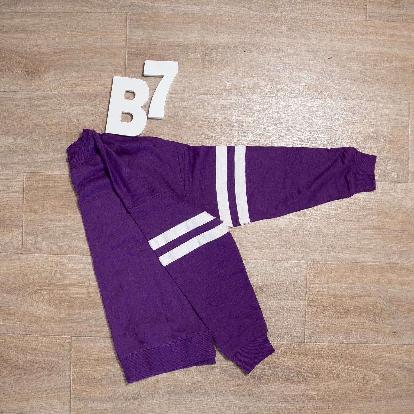 Varsity Striped Oversized Sweatshirt – Drop-Shoulder Casual Pullover
