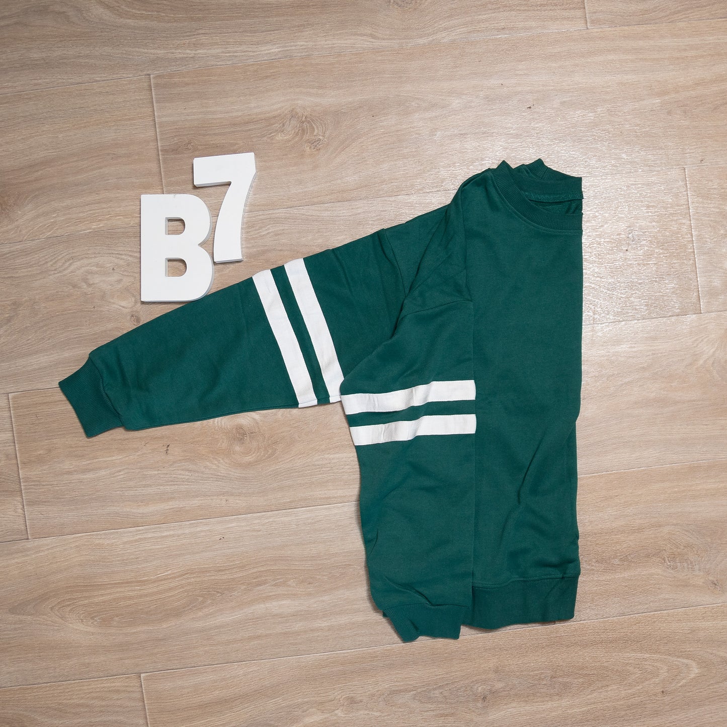 Varsity Striped Oversized Sweatshirt – Drop-Shoulder Casual Pullover