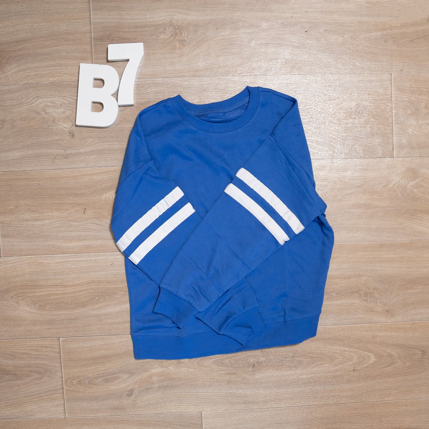 Varsity Striped Oversized Sweatshirt – Drop-Shoulder Casual Pullover