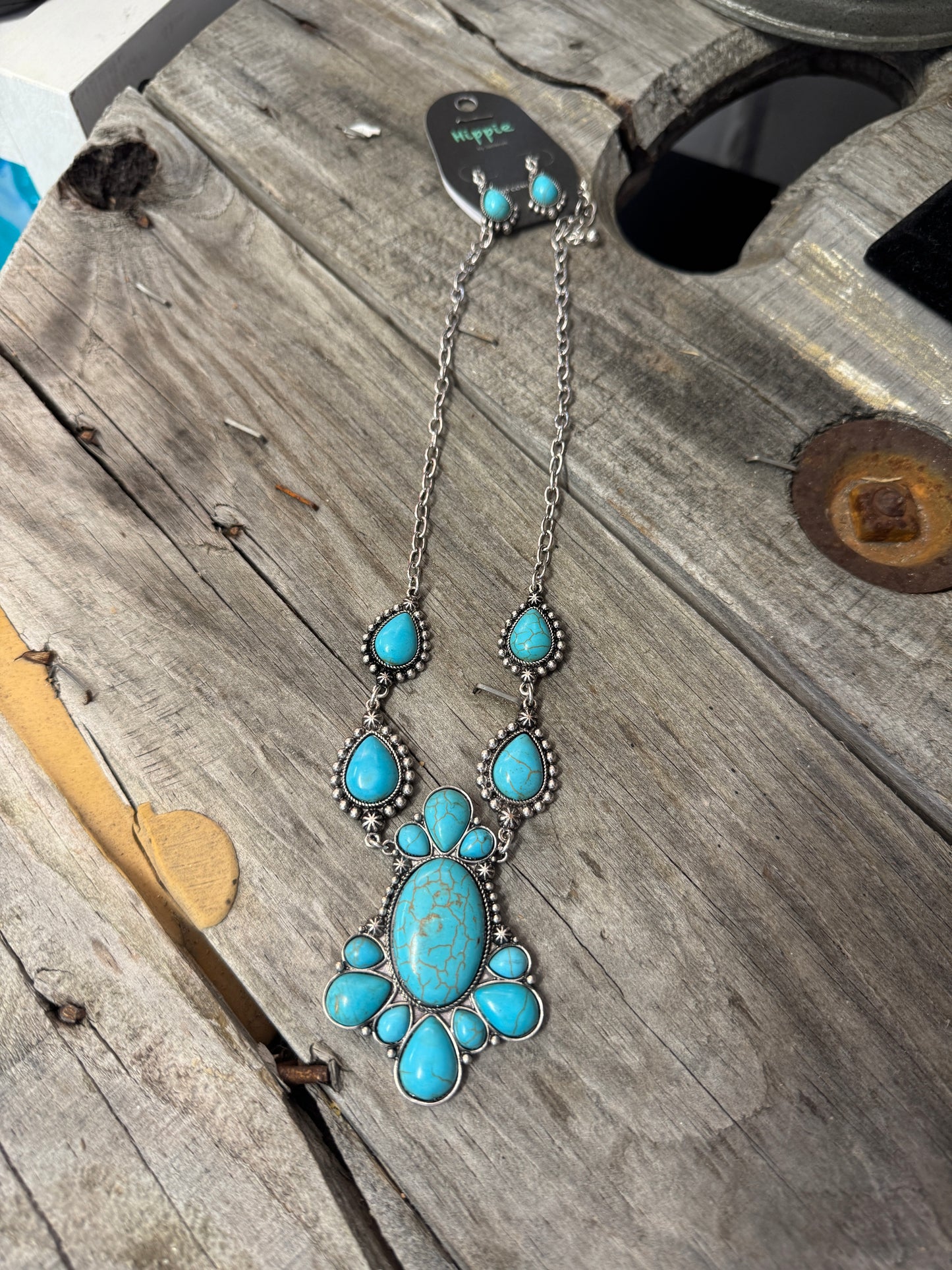 “Turquoise gemstone necklace and earrings set gold tone”
“Bold turquoise statement jewelry set”
“Boho chic turquoise drop earrings with matching chain necklace”
