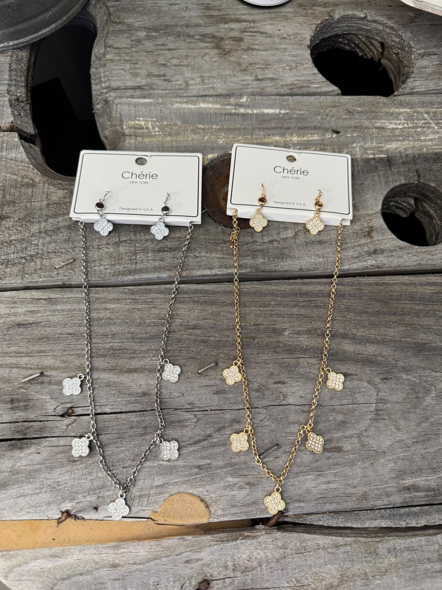 Quatrefoil “Sparkles for Days” Necklace & Earrings Set – Bold, Sparkly & Statement Ready 💫