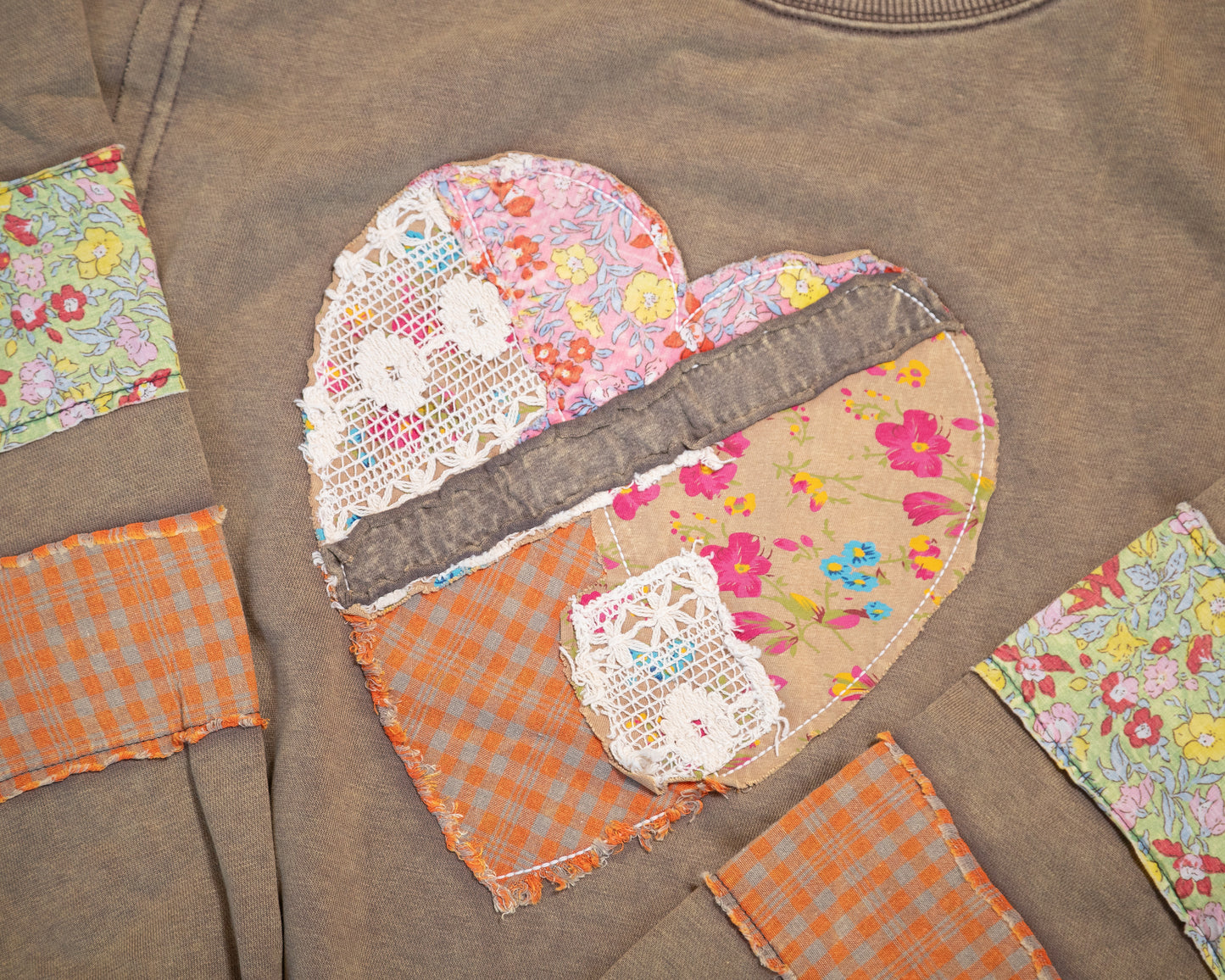 Heart Patch Washed Terry Pullover – Easel Oversized Cozy Sweatshirt