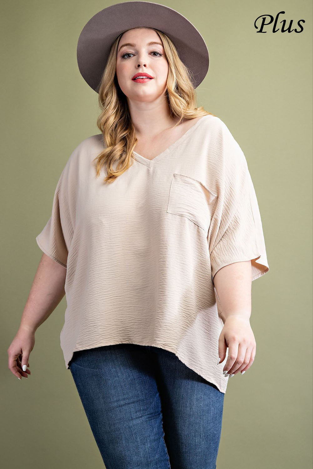 Plus size solid V-neck pocket tee