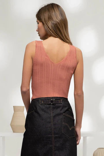 Sleeveless V‑Neck Sweater Knit Top – Blu Pepper Cozy Meets Chic 💙