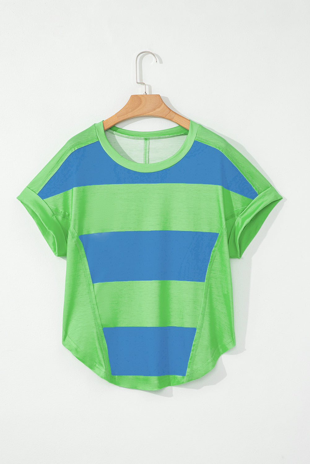 Blue colorblock rounded hem loose t‑shirt front view
Blue colorblock rounded hem loose t‑shirt back view
Blue colorblock rounded hem loose t‑shirt styled outfit
Blue colorblock rounded hem loose t‑shirt fabric close‑up
Blue colorblock rounded hem loose t‑shirt flat lay display