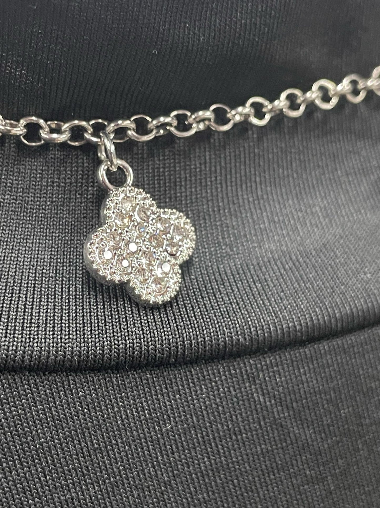 Quatrefoil “Sparkles for Days” Necklace & Earrings Set – Bold, Sparkly & Statement Ready 💫