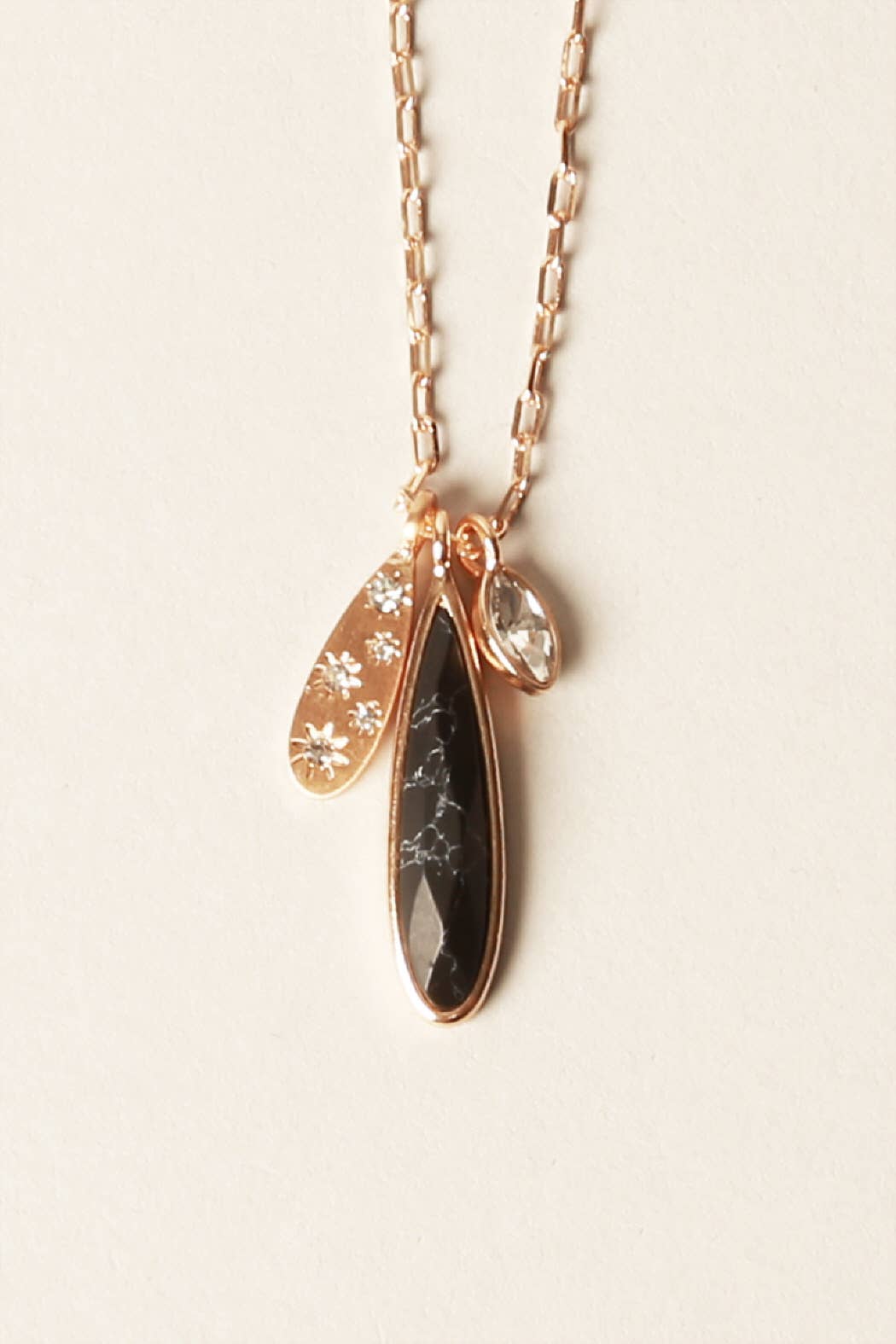 “Semi‑precious stone pendant necklace with burr setting”
“Natural gemstone burr-set pendant on fine chain”
“Minimalist burr-set stone necklace – B7 Boutique”