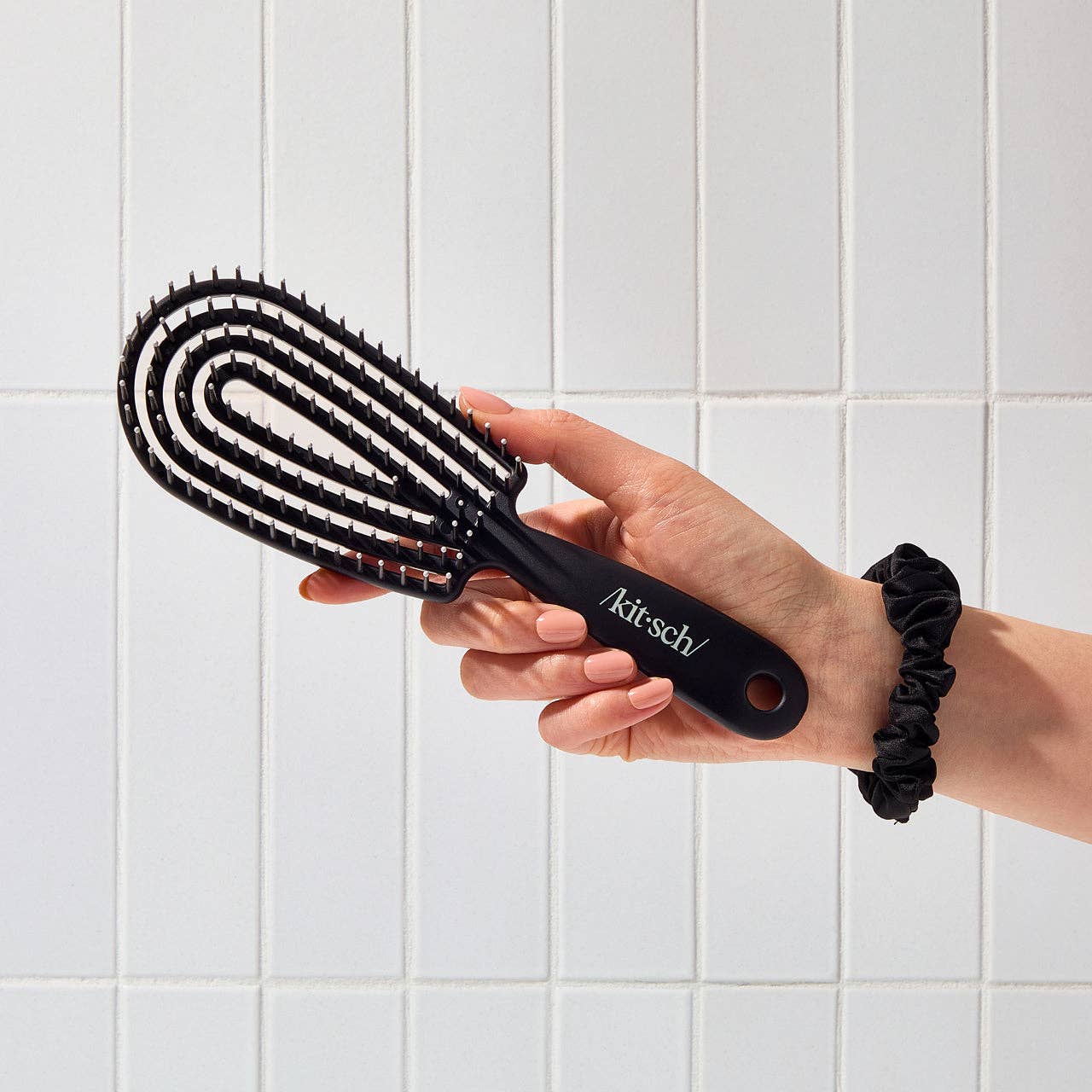 KITSCH Detangling Flexi Brush – Ergonomic Hair Brush for All Hair Types | Black