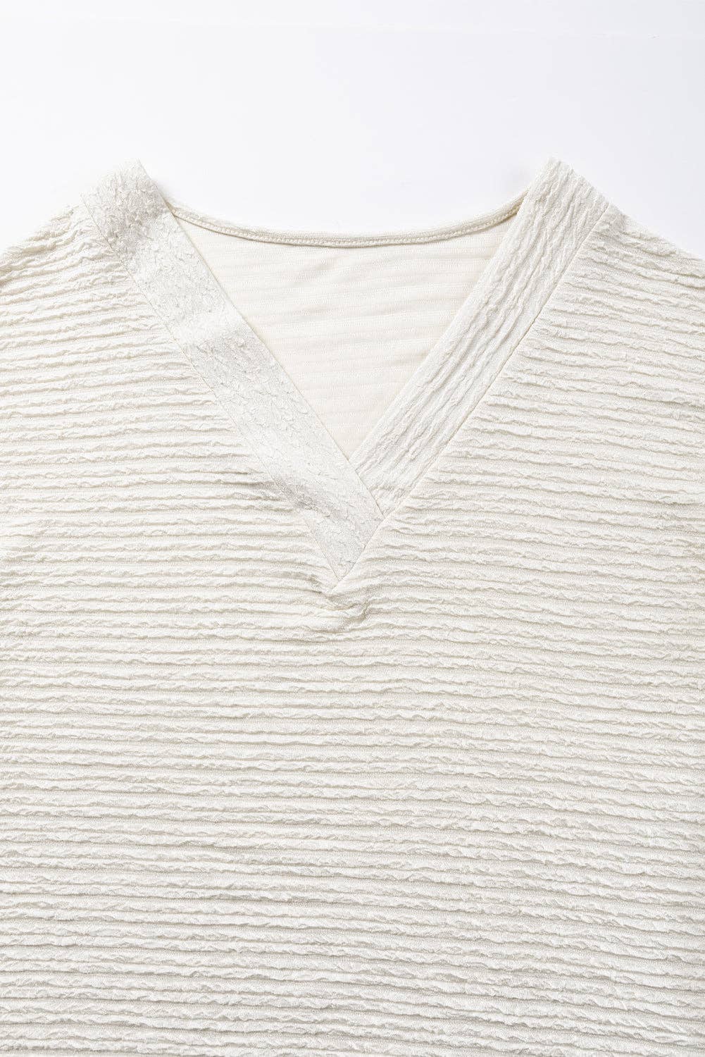 Pale Khaki Textured V‑Neck Tee – Relaxed Wide‑Sleeve Knit T‑Shirt