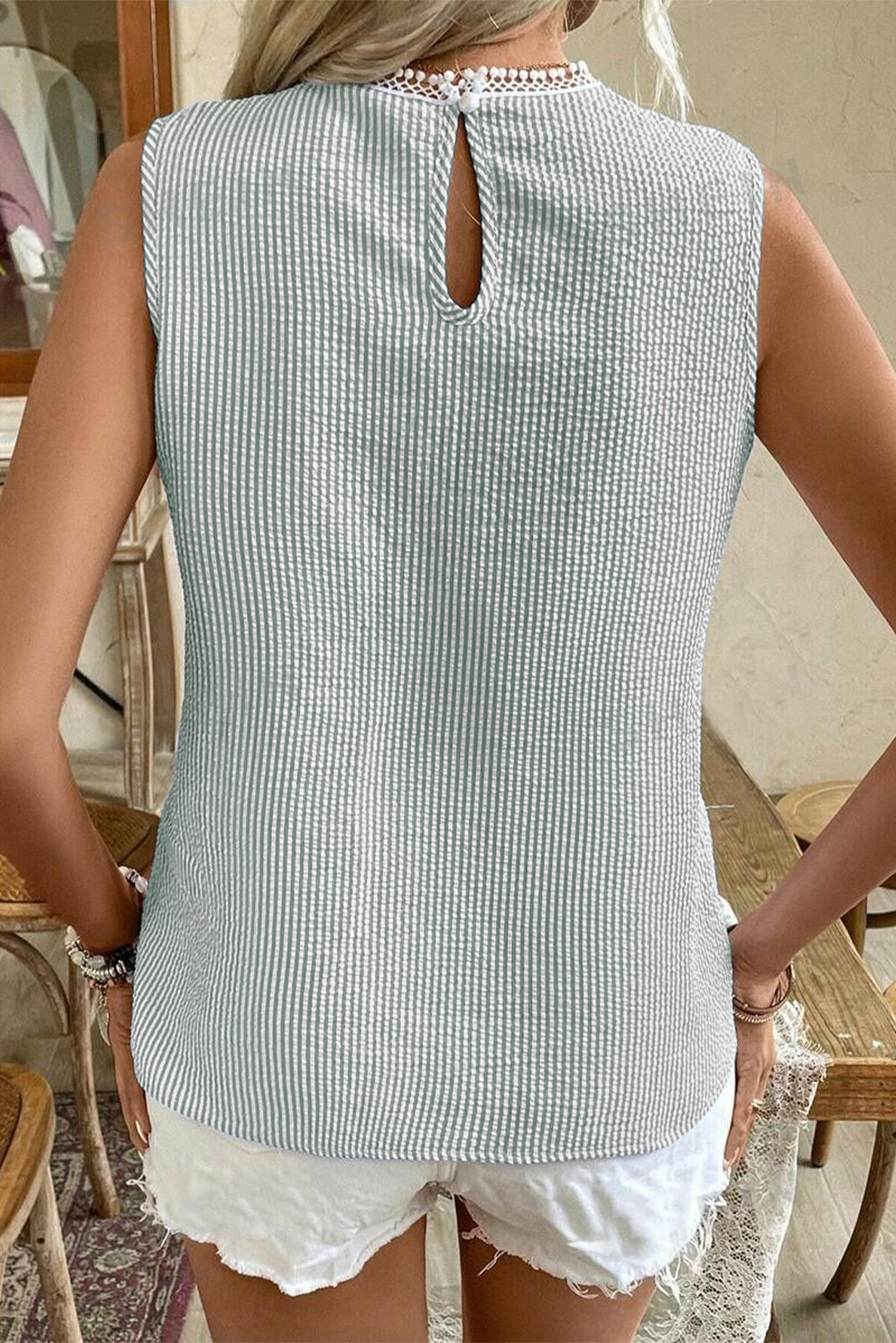 Green Stripe Lace Patchwork Crew Neck Tank Top – Casual Chic with a Feminine Twist