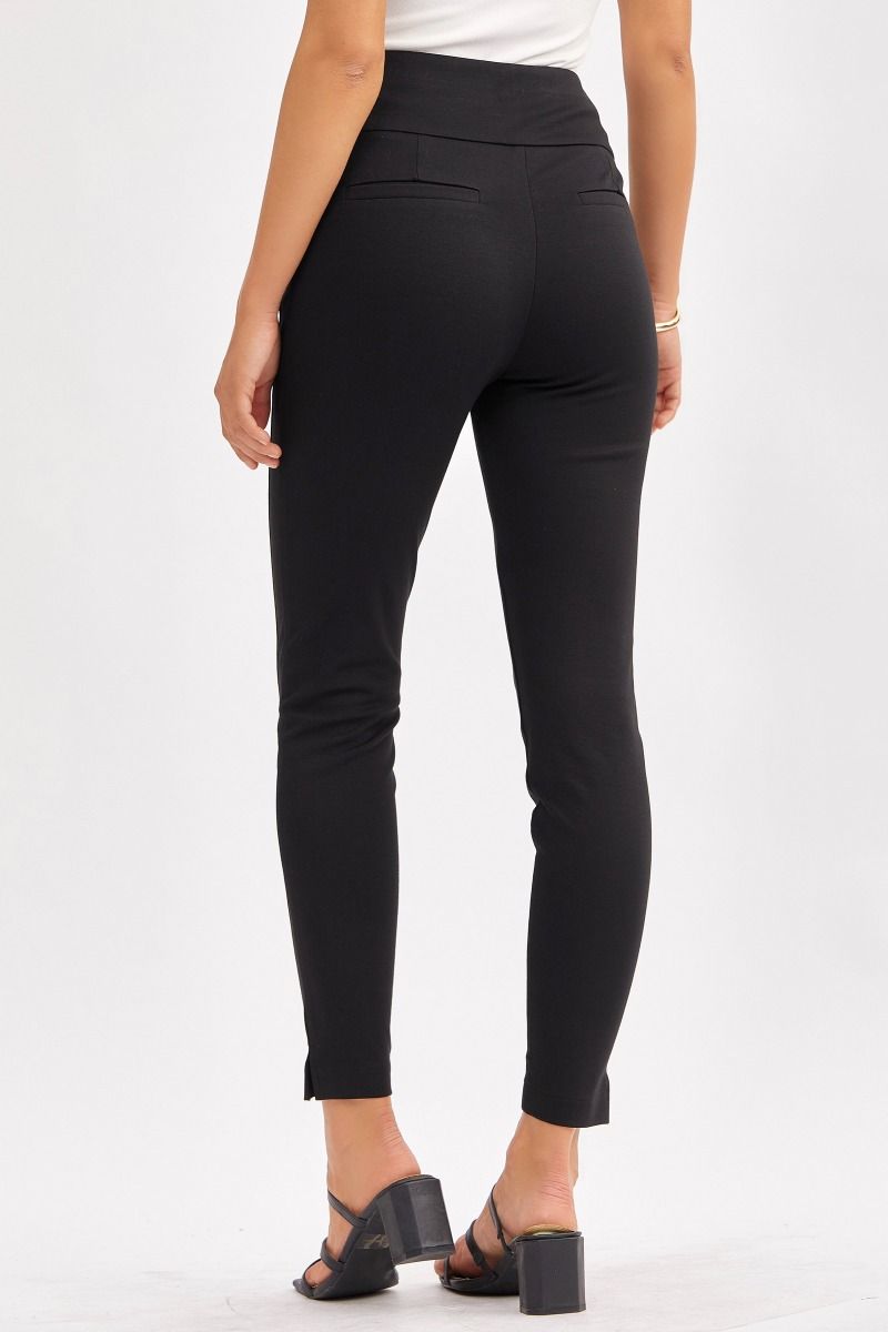 “Dear Scarlett Magic high-rise skinny leg bottoms in soft ponte”
“Tummy-control skinny pants with pull-on style”
“Structured magic skinny leg bottoms by Dear Scarlett”
