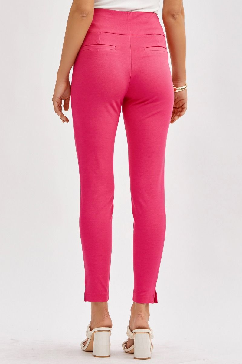 “Dear Scarlett Magic high-rise skinny leg bottoms in soft ponte”
“Tummy-control skinny pants with pull-on style”
“Structured magic skinny leg bottoms by Dear Scarlett”