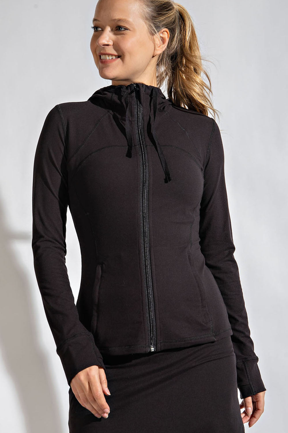 FITTED JACKET WITH HOOD Rae Mode.