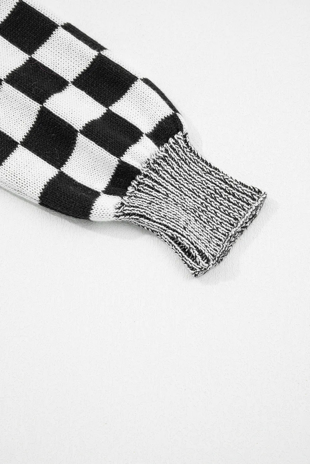 🖤 Checkmate Chic Checkered Cardigan