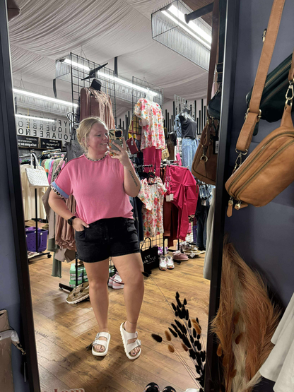 “Bonbon leopard patchwork corded knit t-shirt – B7 Boutique”
“Crew neck colorblock tee with leopard print and ribbed texture”
“Pink, peach, and leopard boutique t-shirt with corded knit fabric”