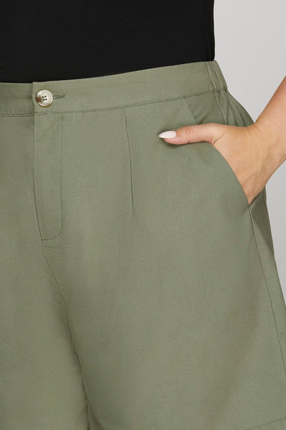 PLUS - BACK ELASTIC WAIST SHORTS WITH POCKETS BY SHEANDSKY