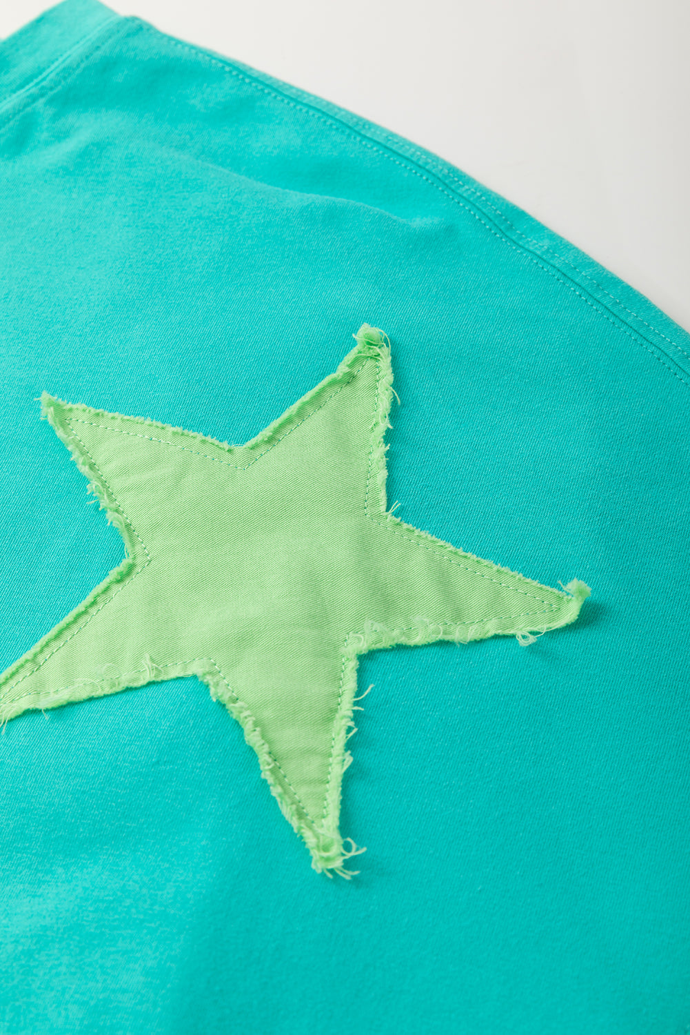 Frayed Star Patch Oversize Tee – Casual & Cool Graphic Top