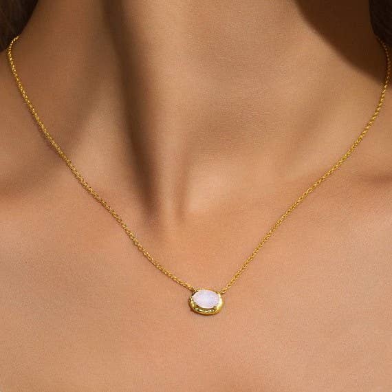 Emerald Glow Bezel Necklace | Gold Oval Gemstone Pendant Necklace