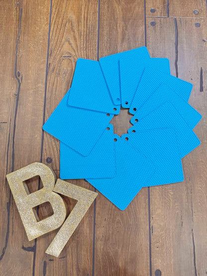 Heat-resistant silicone mat for pots and pans