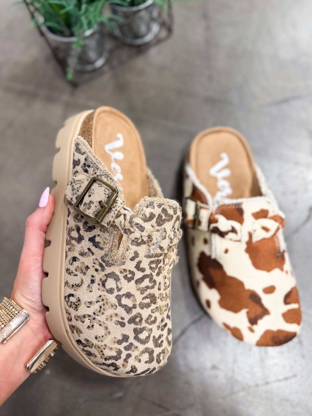Cali Animal Mule | Very G Leopard Buckle Slip-On Shoe