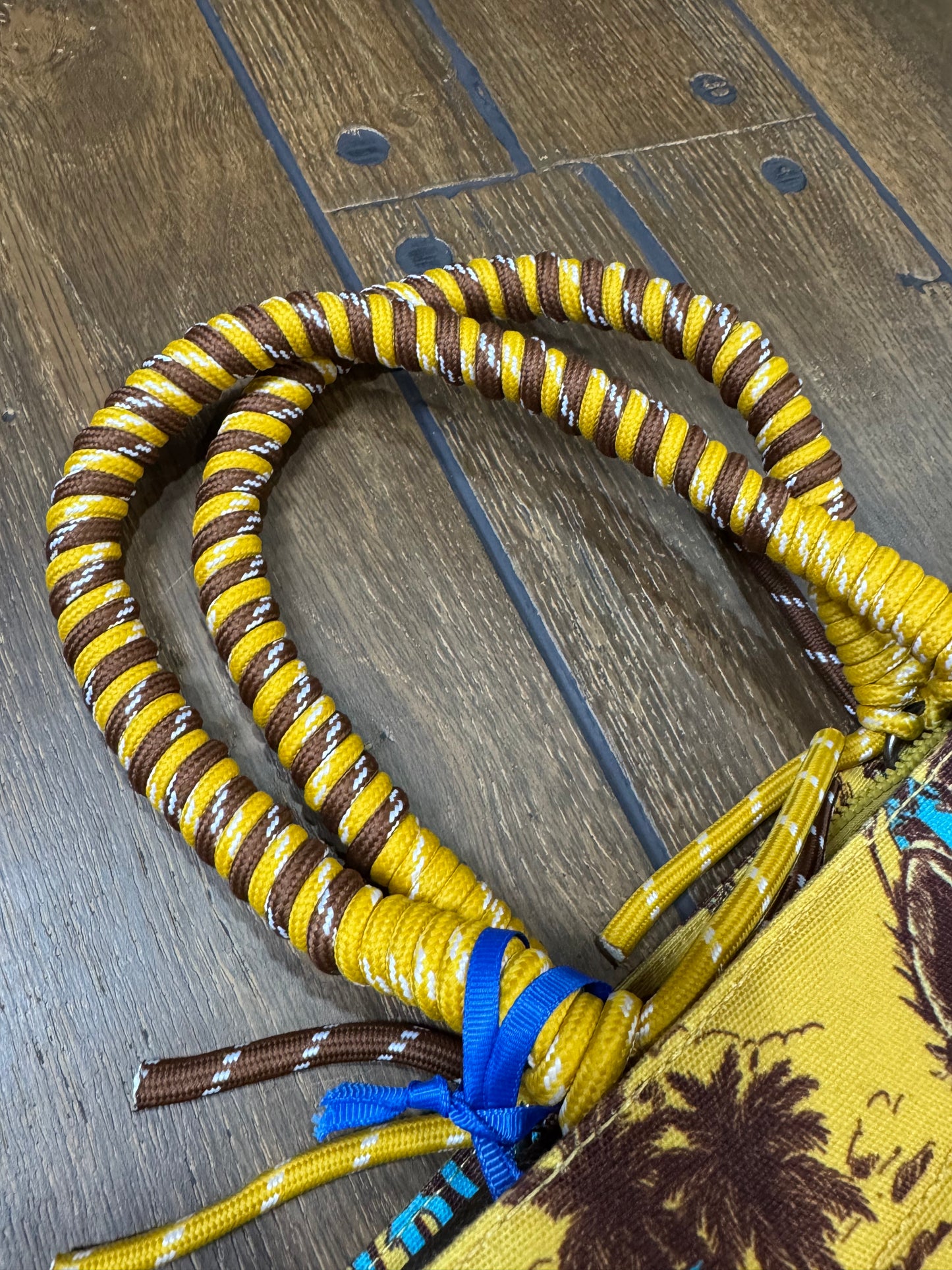 Wrangler Cowboy Dual‑Sided Print Canvas Wide Tote – Western Graphics, Wide Comfort, Beige & Yellow Vibes 🤠