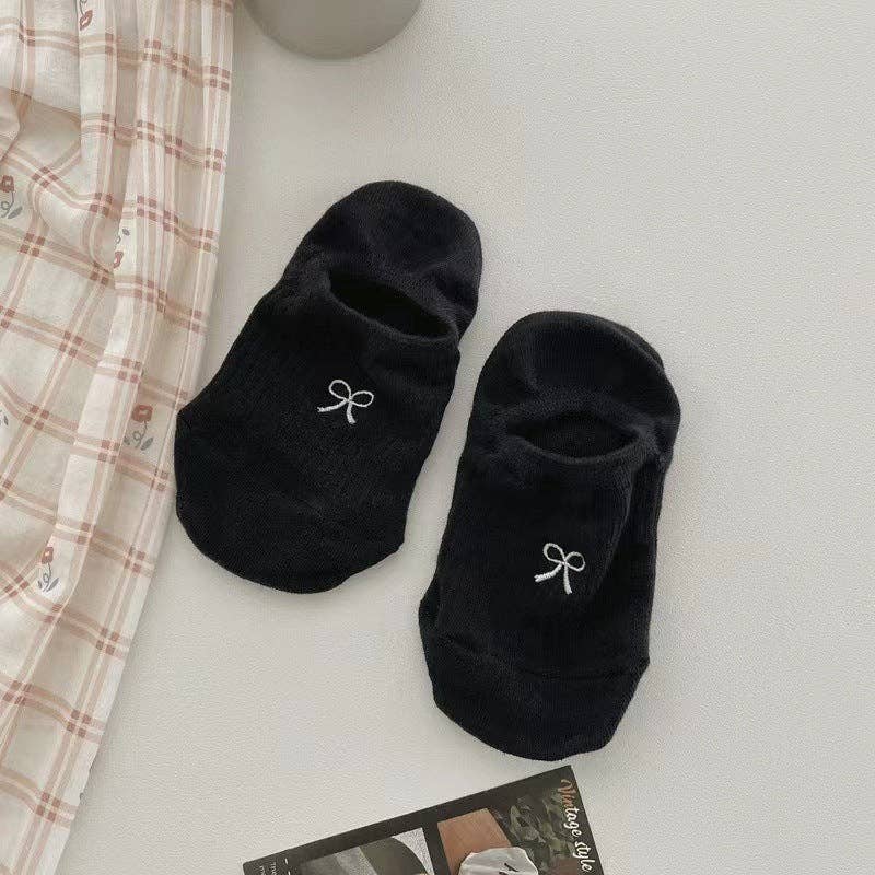 Ladies Cartoon Bow Knit Boat Socks – Cute, Comfy & Totally Bow-tiful! 🎀