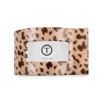 “Medium TELETIES flat rectangle hair clip for thick hair”

“Flat-back no-snag hair clip in stylish neutral”

“Comfortable claw clip with strong grip by TELETIES”