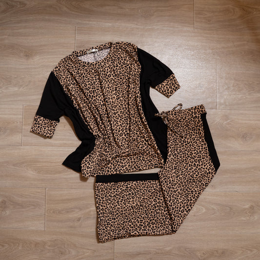 Oversized Leopard Print Contrast Sleeve Top