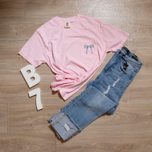 Pink Bow Pocket Tee – Cute Pastel Comfort Colors T-Shirt with Pocket Graphic