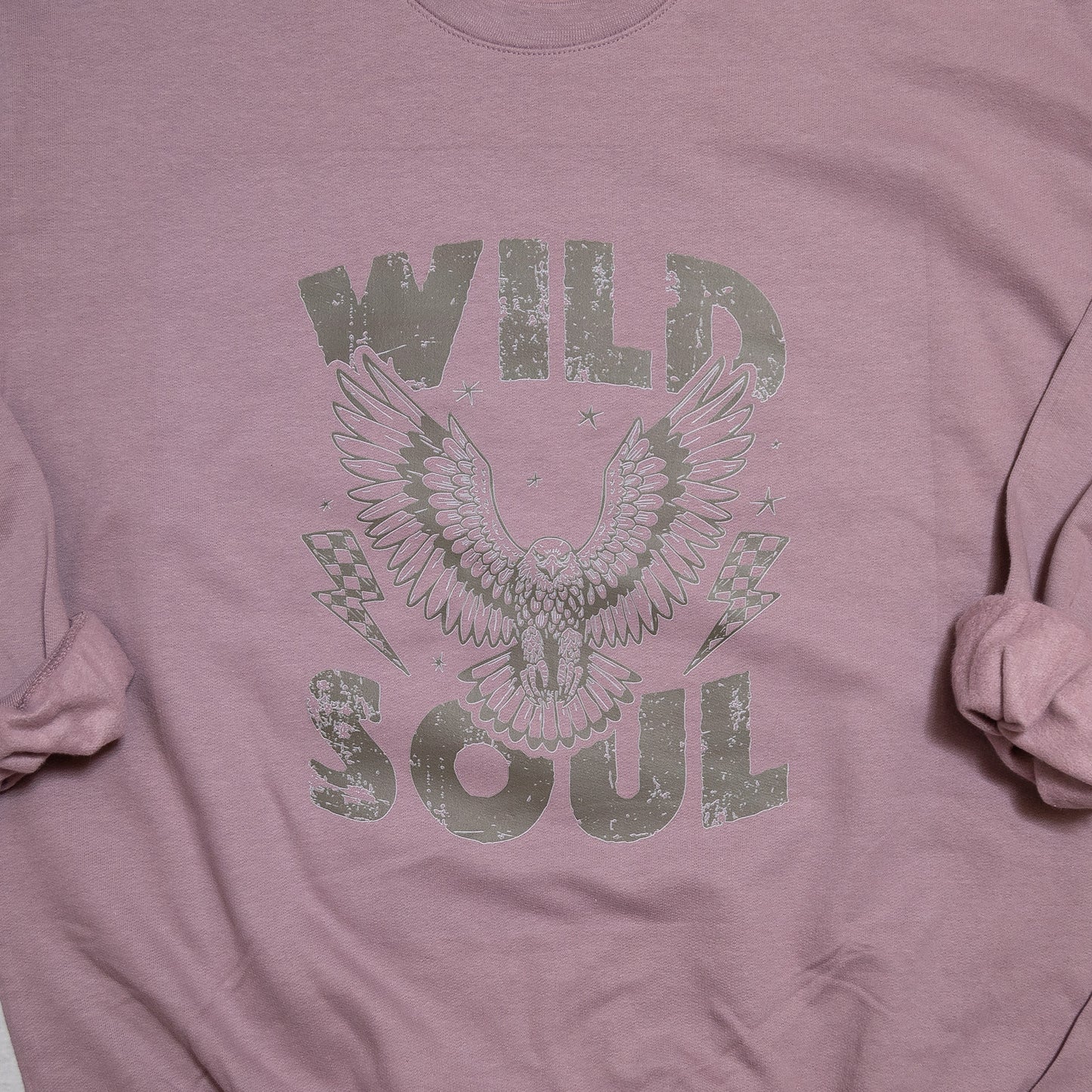 Wild Soul Eagle Graphic Crewneck – Vintage-Inspired Mauve Sweatshirt