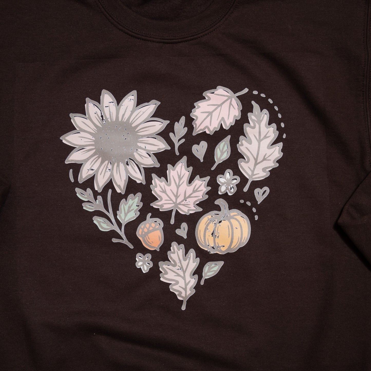 Fall Floral Heart Graphic Crewneck – Cozy Brown Autumn Sweatshirt