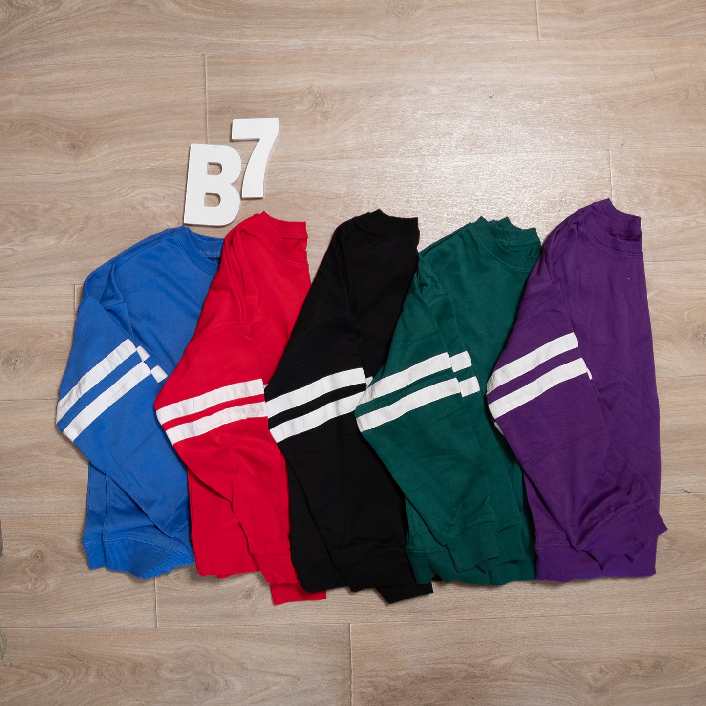Varsity Striped Oversized Sweatshirt – Drop-Shoulder Casual Pullover