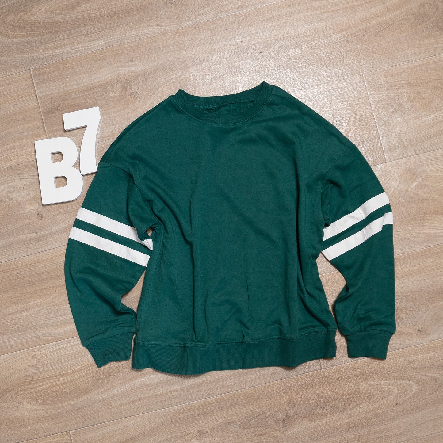Varsity Striped Oversized Sweatshirt – Drop-Shoulder Casual Pullover