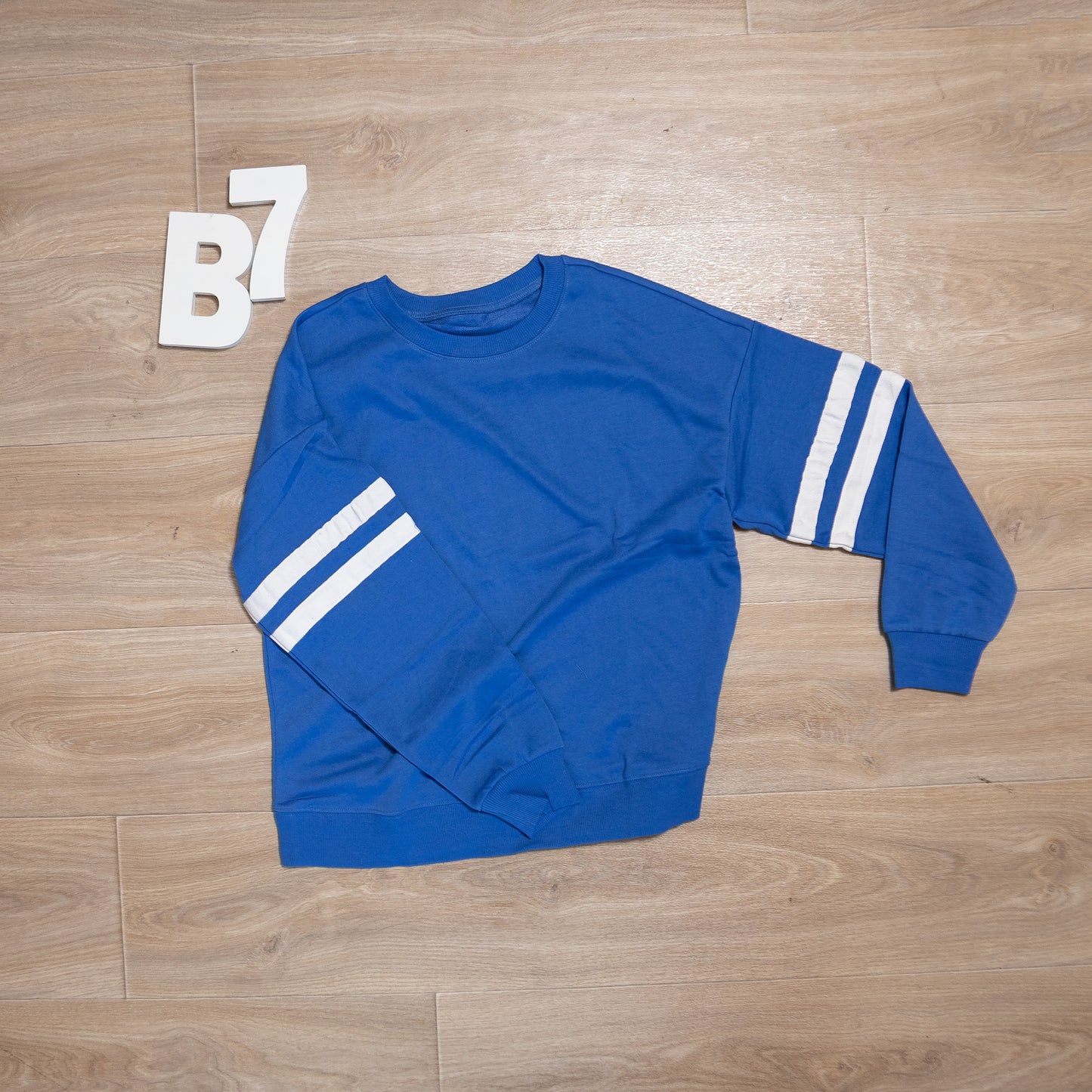 Varsity Striped Oversized Sweatshirt – Drop-Shoulder Casual Pullover