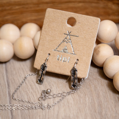 Wander Free Turquoise Arrow Necklace & Earring Set