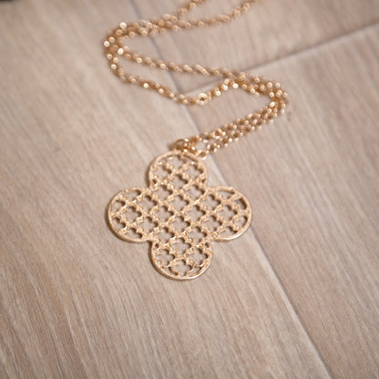 Golden Grace Clover Pendant Necklace | Dainty Gold Necklace
