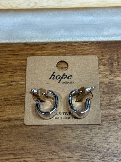 Hoop Earrings Collection – Gold, Silver, Chunky & Dainty Hoops for Every Style | Must-Have Women’s Jewelry