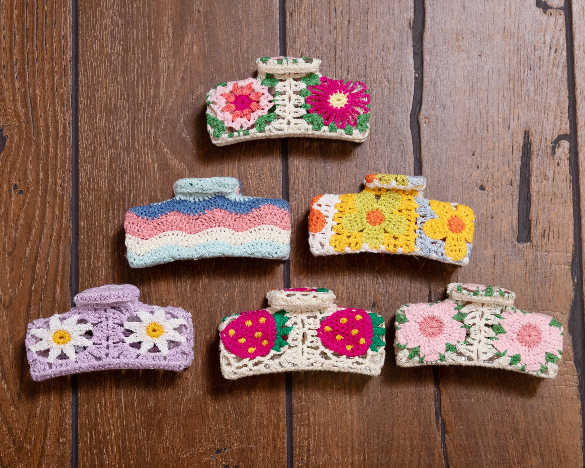 “Crochet hair clips in neutral colors for women and kids”
“Handmade textured hair barrettes from B7 Boutique”
“Colorful crochet hair accessories with secure clip backing”