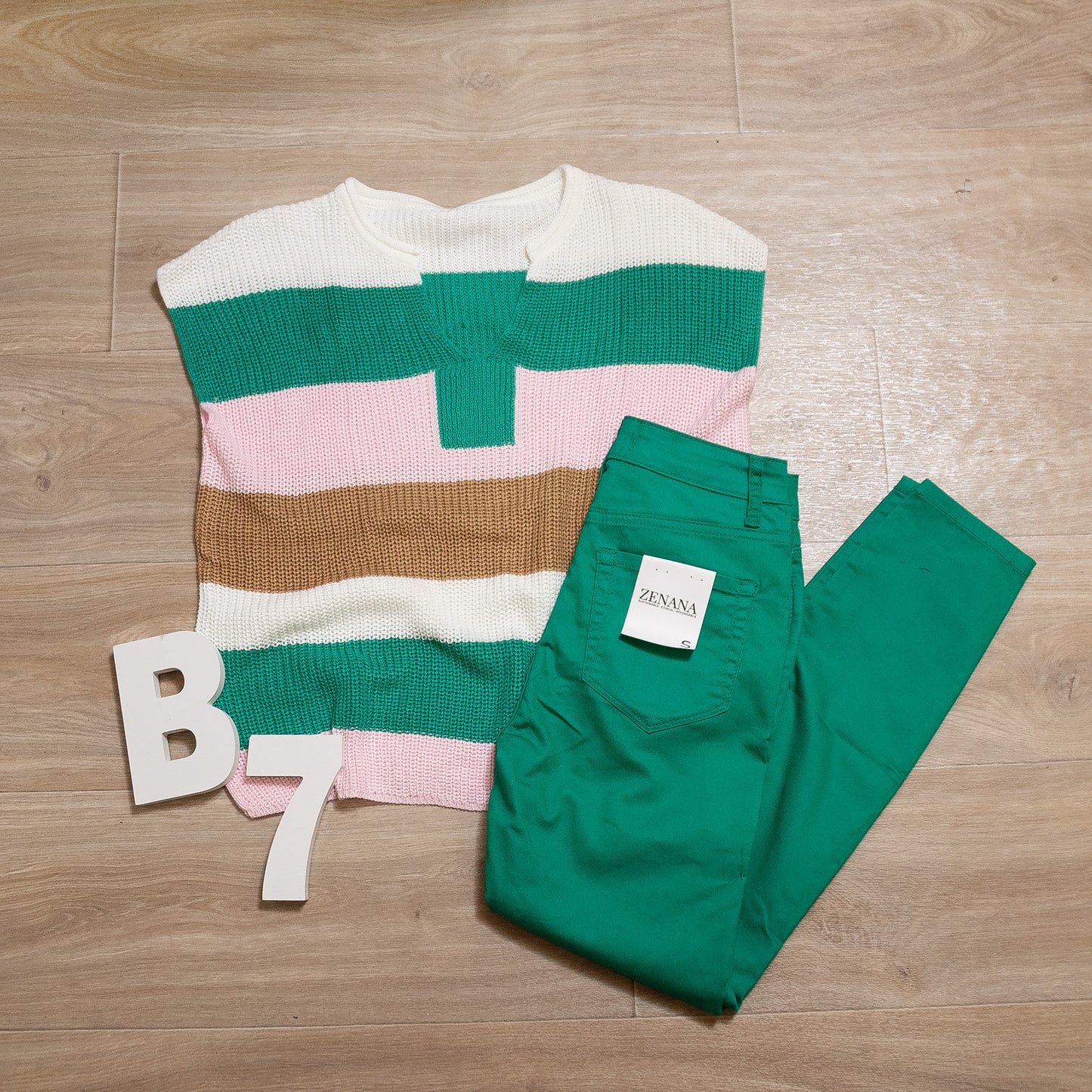 Multicolor Color-Block Notch V-Neck Sweater – Vibrant & Cozy Pullover