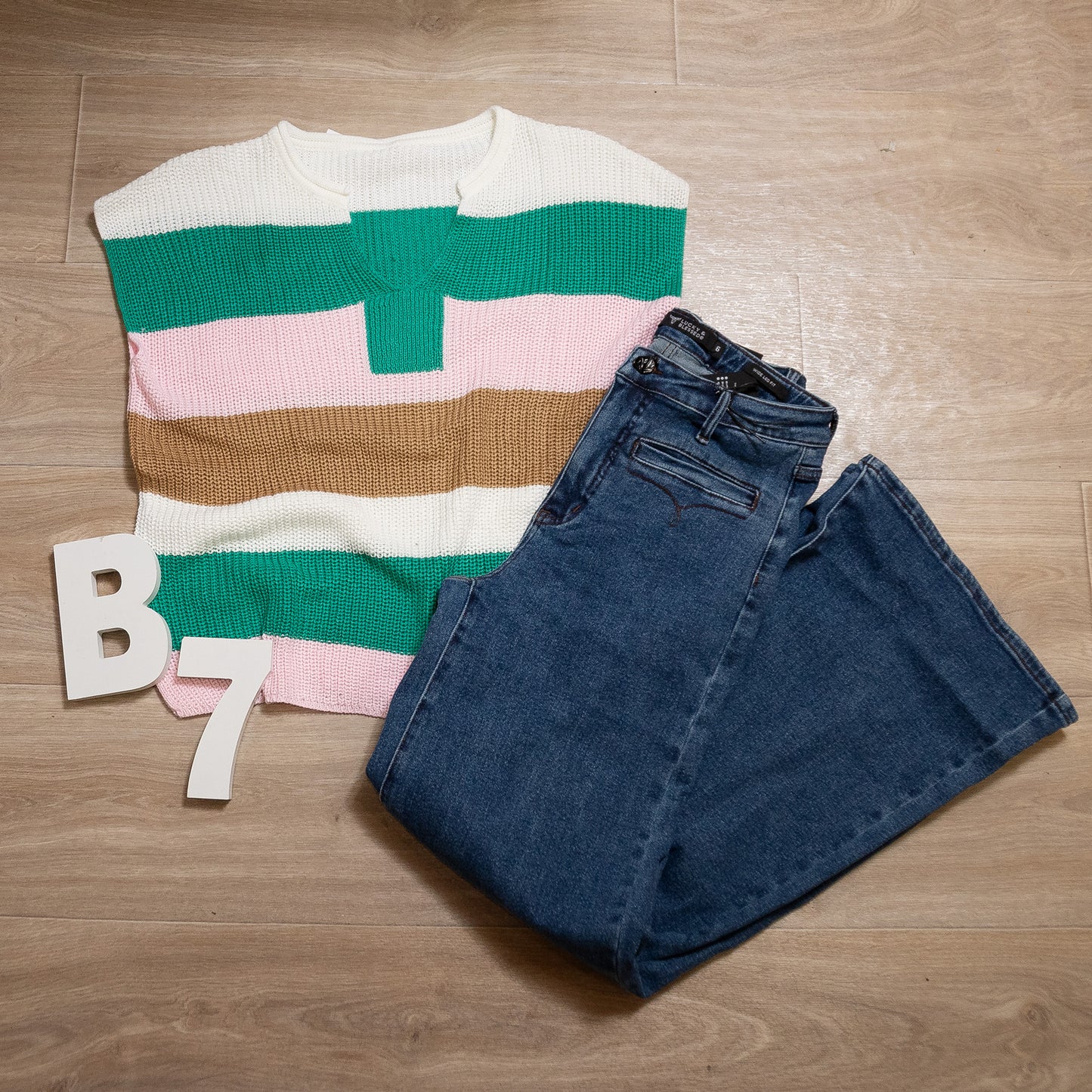 Multicolor Color-Block Notch V-Neck Sweater – Vibrant & Cozy Pullover