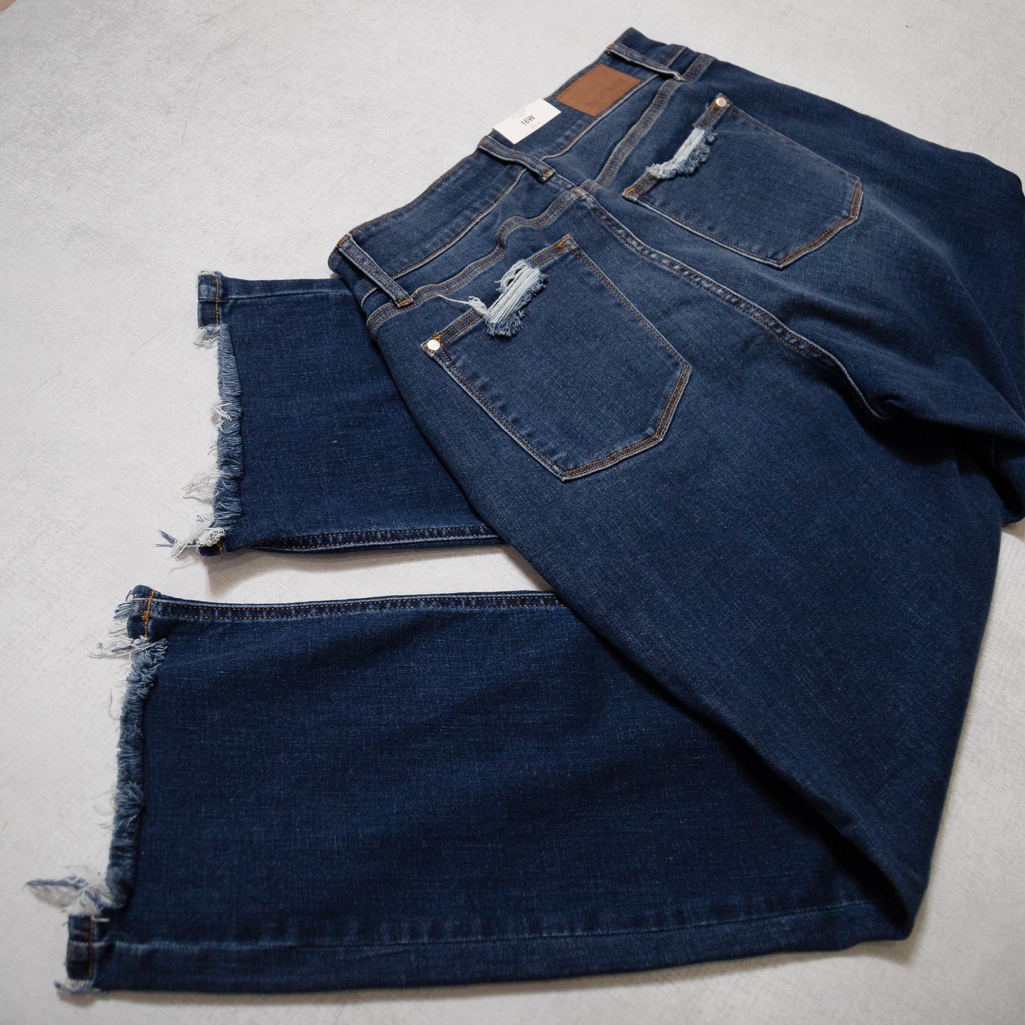 Judy Blue High-Waisted Vintage Frayed-Hem Bootcut Jeans – Retro Edge Meets Flattery