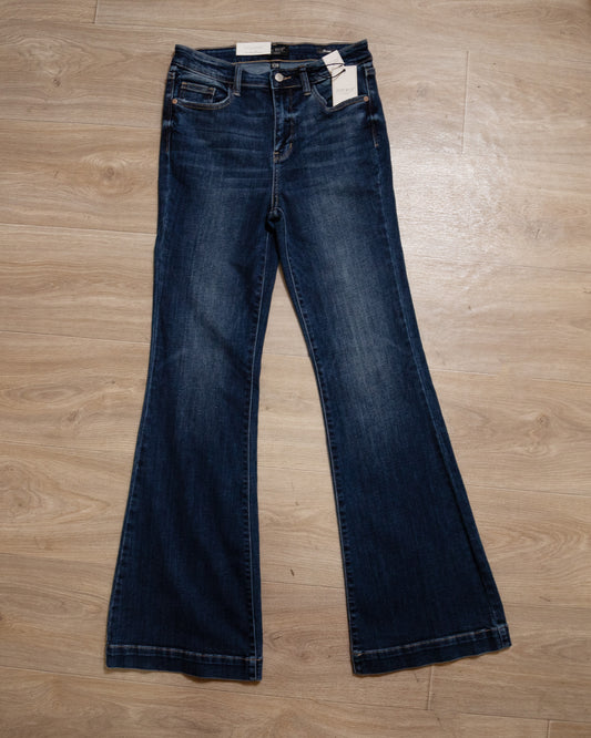 Judy Blue High Waist Trouser Flare Jeans – Curve-Hugging with Retro ’70s Flare 🌟