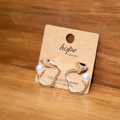 Silver Pearl Twist Hoop Earrings – Hypoallergenic & Nickel-Free