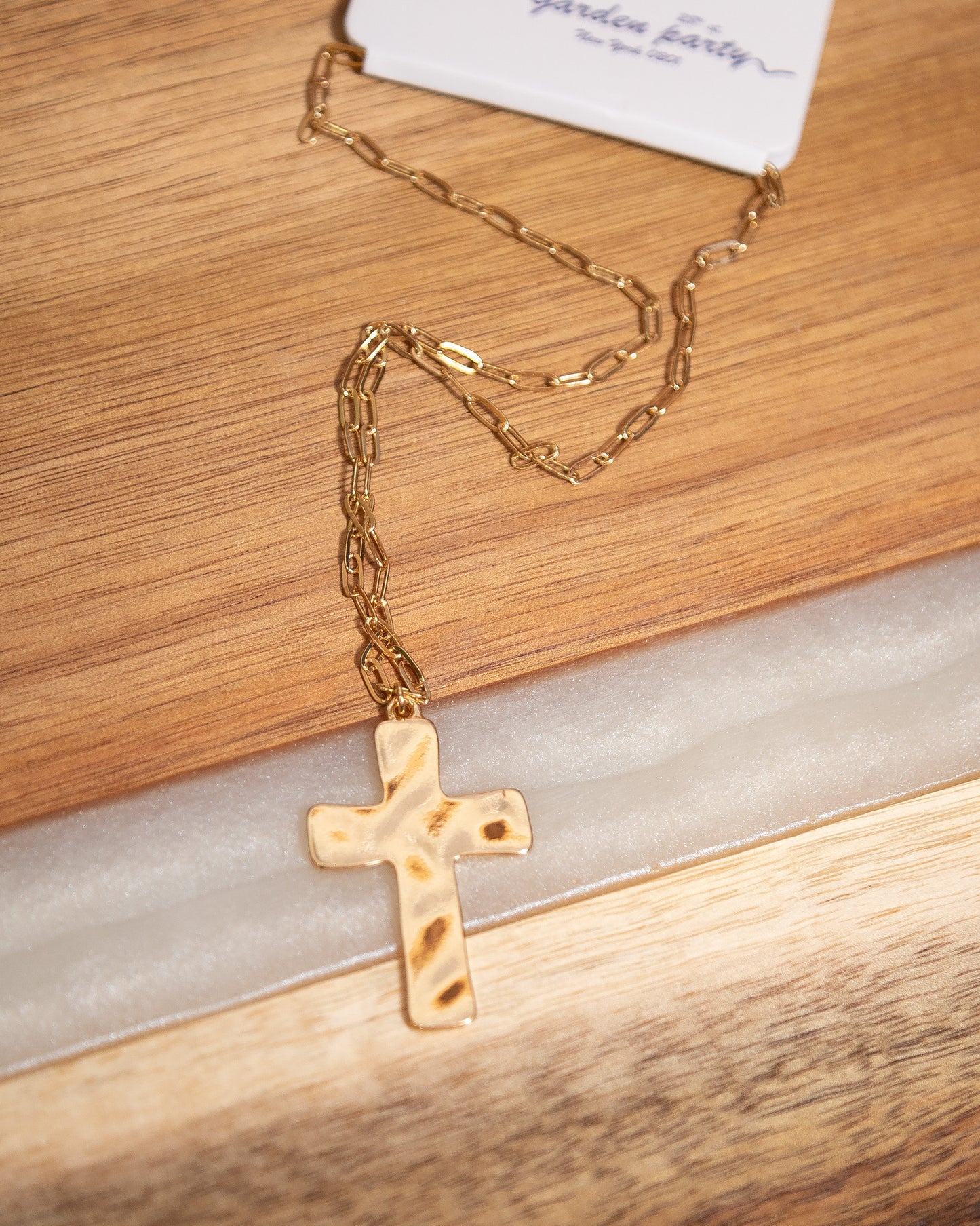 ✨ Faith & Shine Necklace – Gold Hammered Cross Pendant on Paperclip Chain