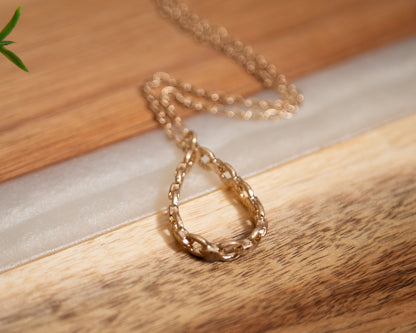 ✨ Golden Loop Dreams – Long Teardrop Pendant Necklace