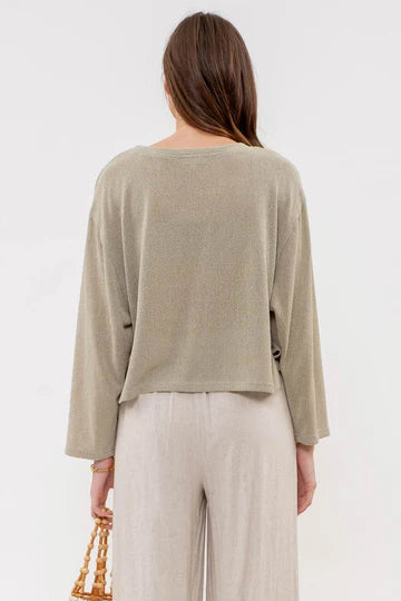 SOLID RELAXED RAW EDGE KNIT TOP Blu Pepper